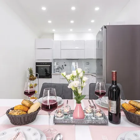 בית נופש 3 Bedroom Luxurious In Grižane