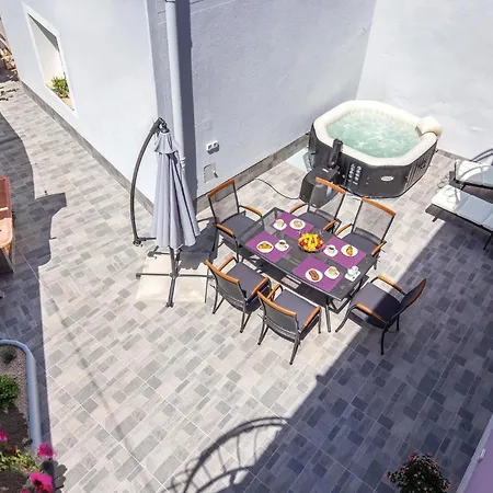 3 Bedroom Luxurious In בית נופש Grižane