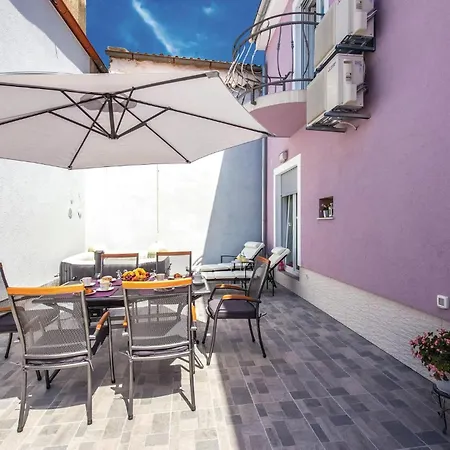 בית נופש 3 Bedroom Luxurious In *