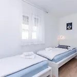 Сasa de vacaciones 3 Bedroom Stunning In Grižane