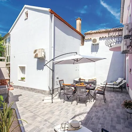 Holiday home Beautiful In With Wifi Grizane-Belgrad