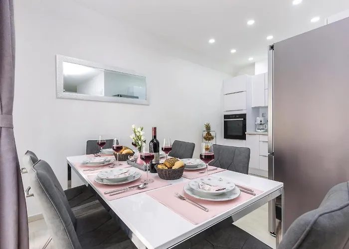 3 Bedroom Stunning In Grižane