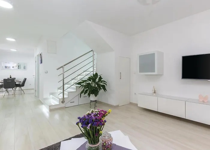 3 Bedroom Stunning In Grižane